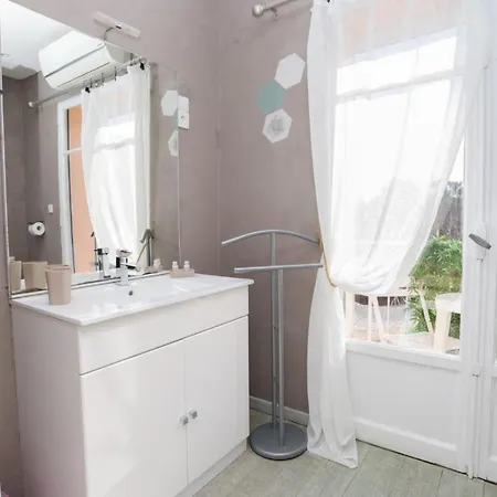 Hotell Le Panel Mandelieu